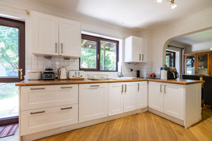 Kitchen- click for photo gallery